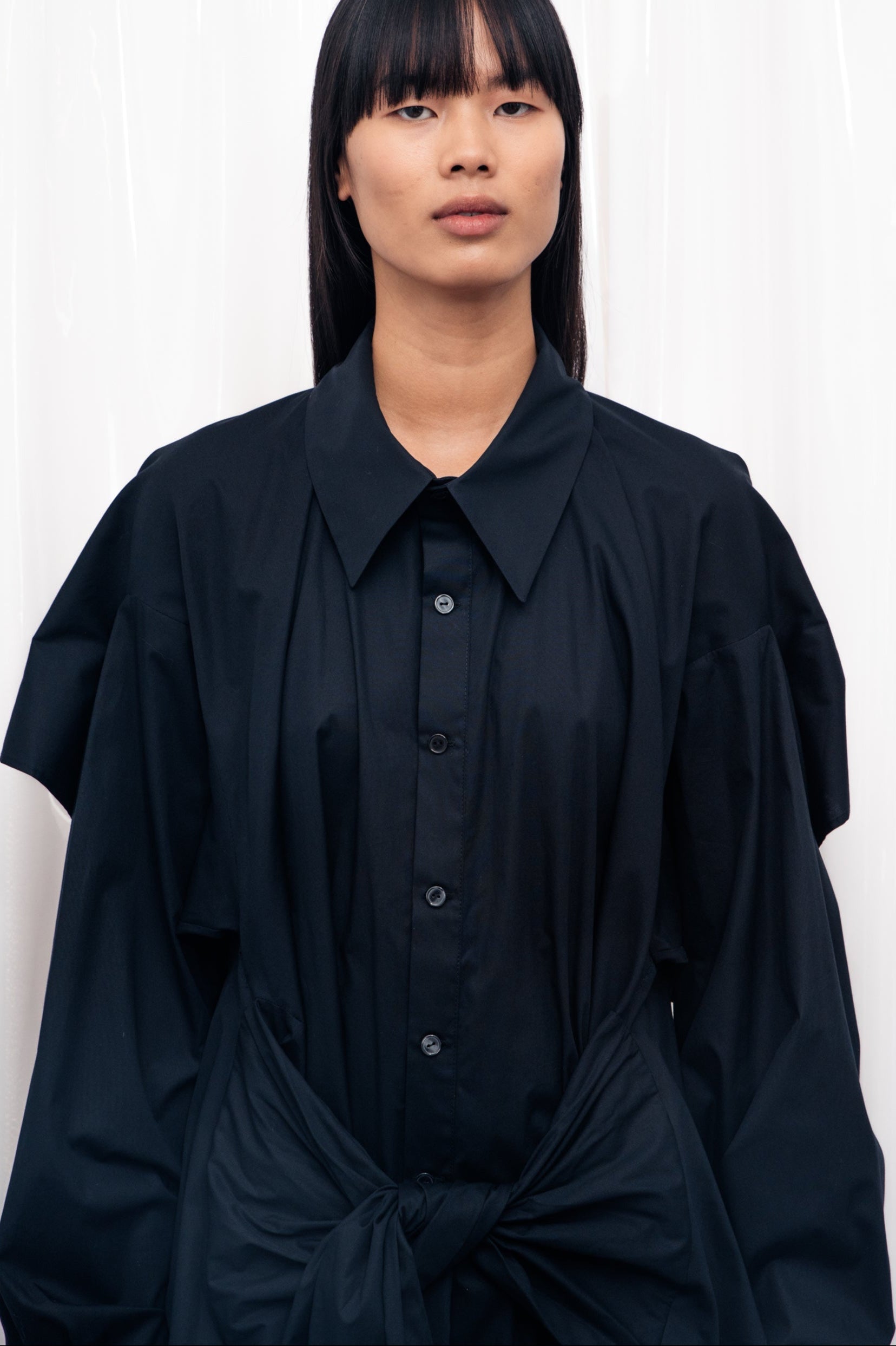 CAMISA 4 MANGAS CORTA NEGRA