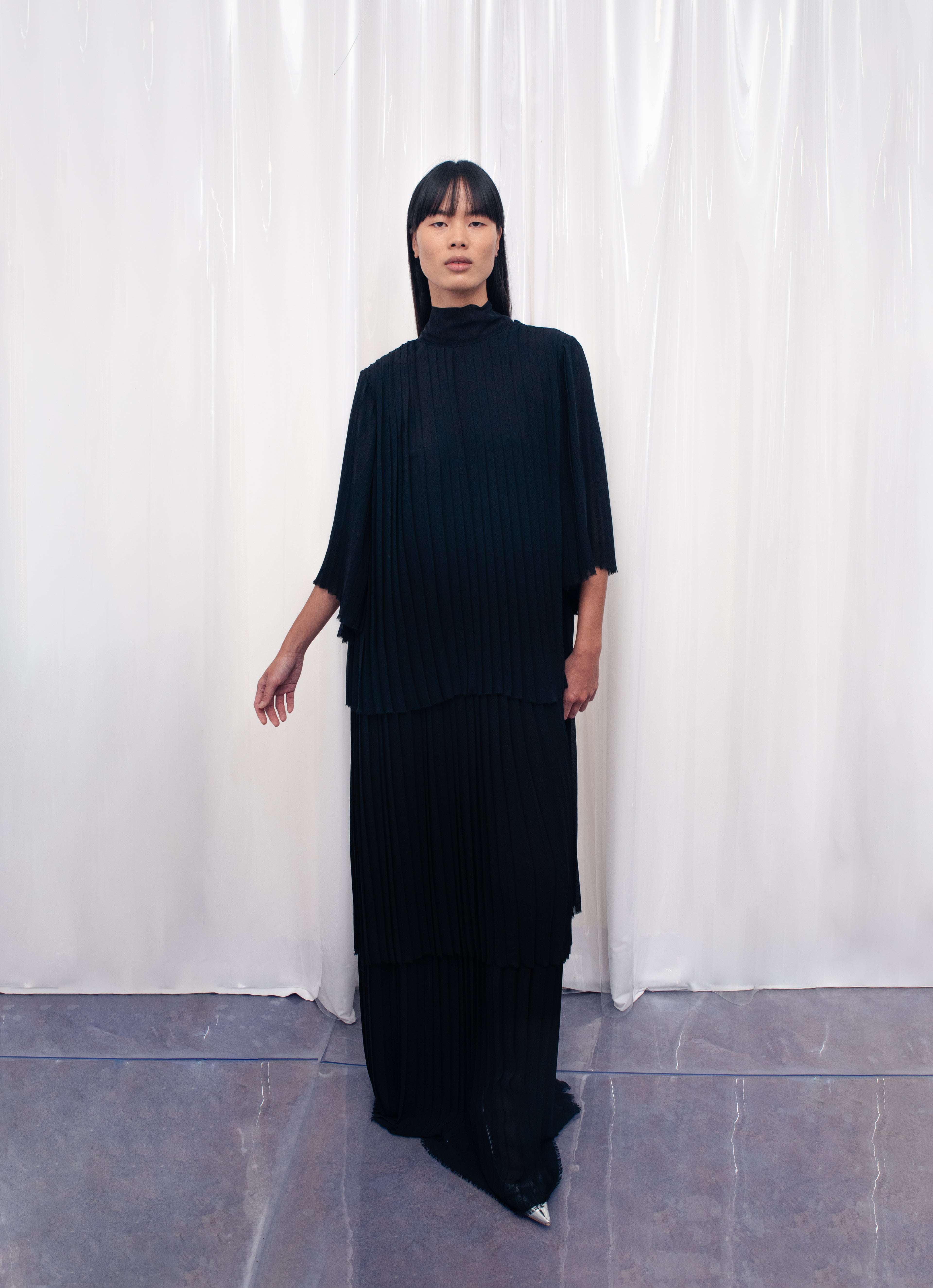 007 VESTIDO PLISADO NEGRO