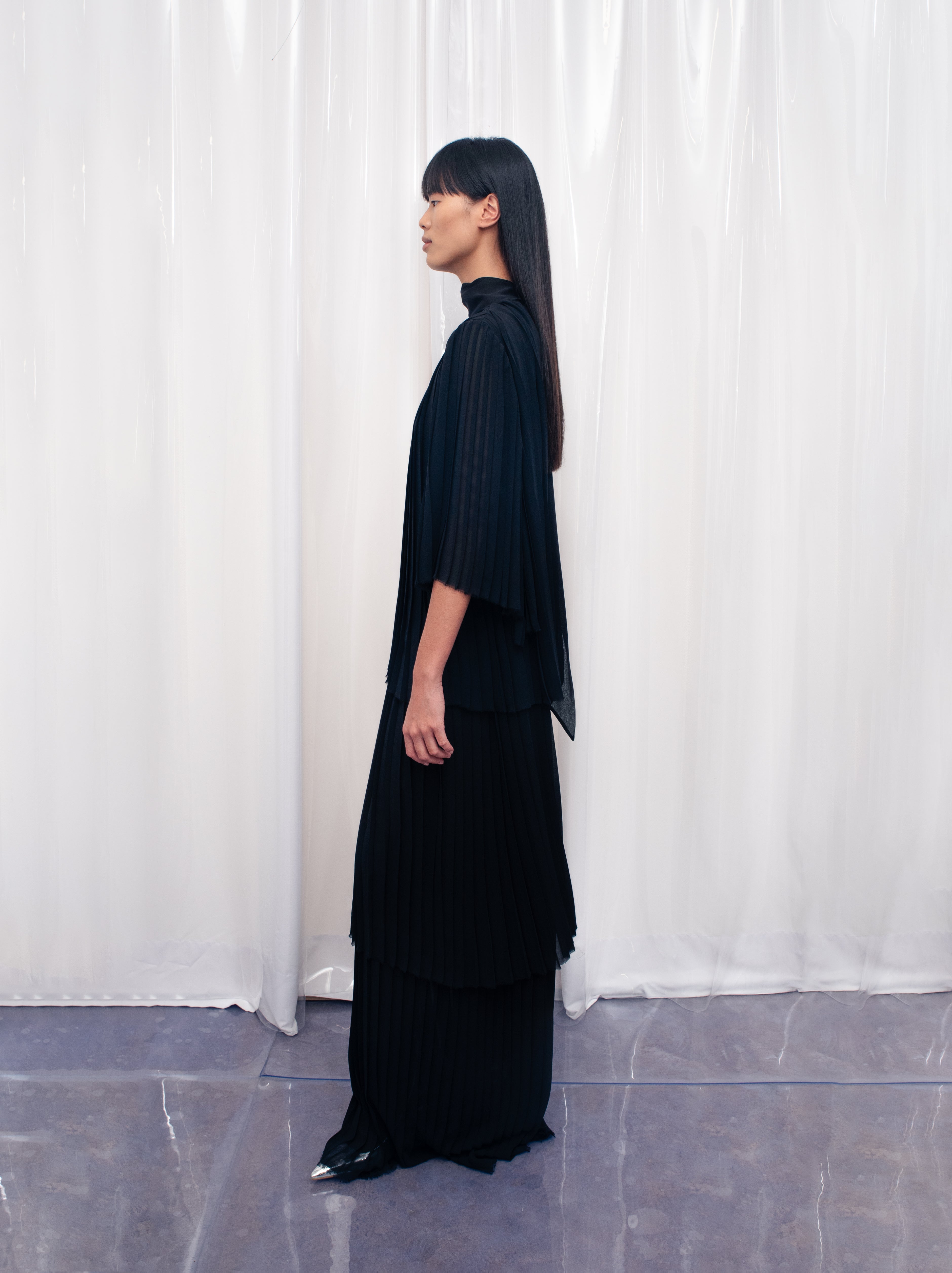007 VESTIDO PLISADO NEGRO