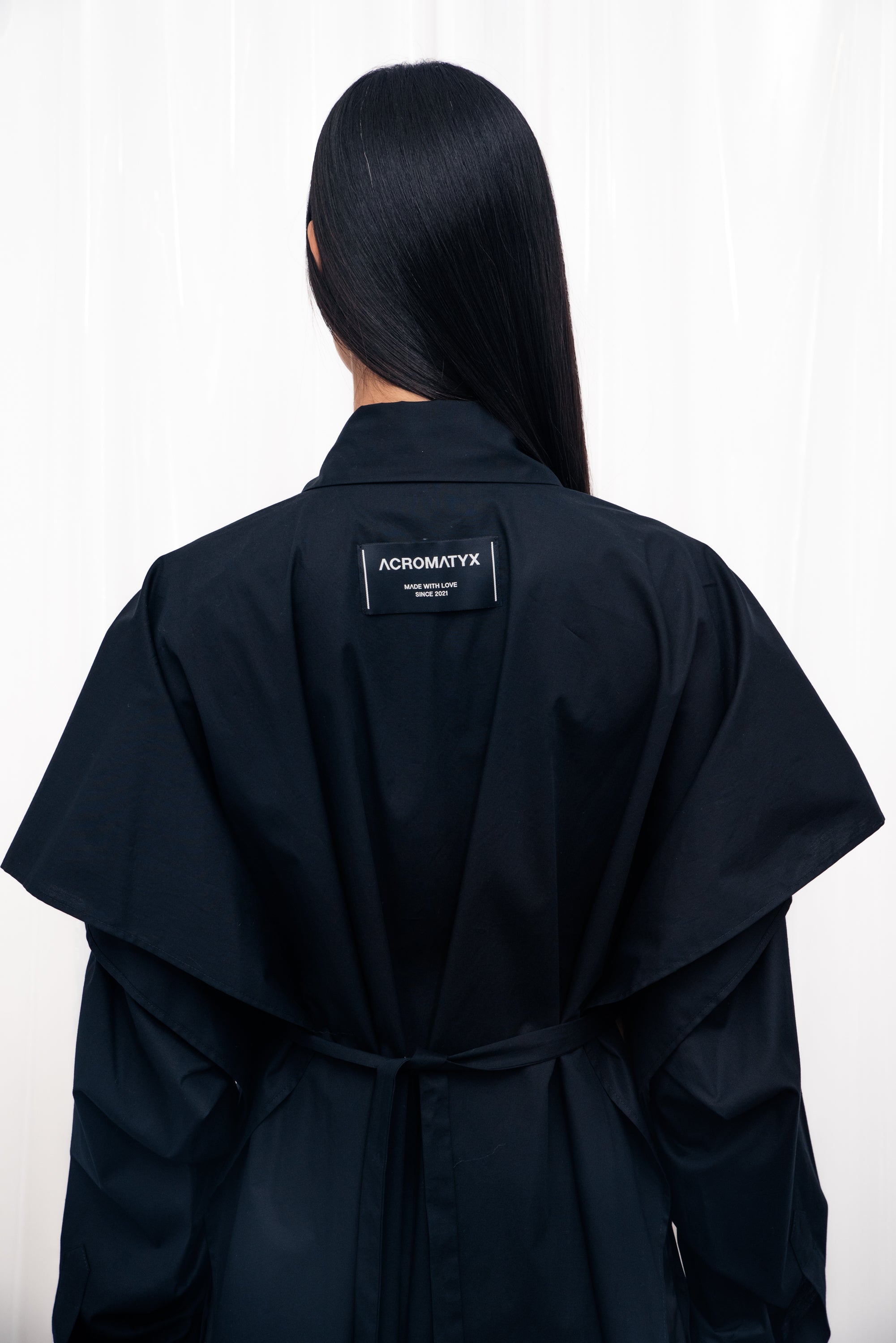 CAMISA 4 MANGAS CORTA NEGRA