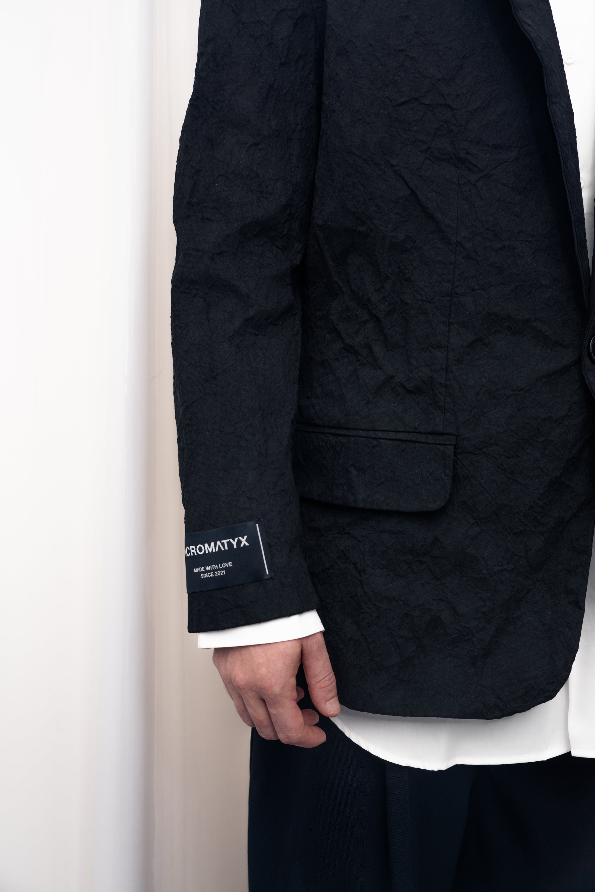 006 CHAQUETA NEGRA GRAVITY