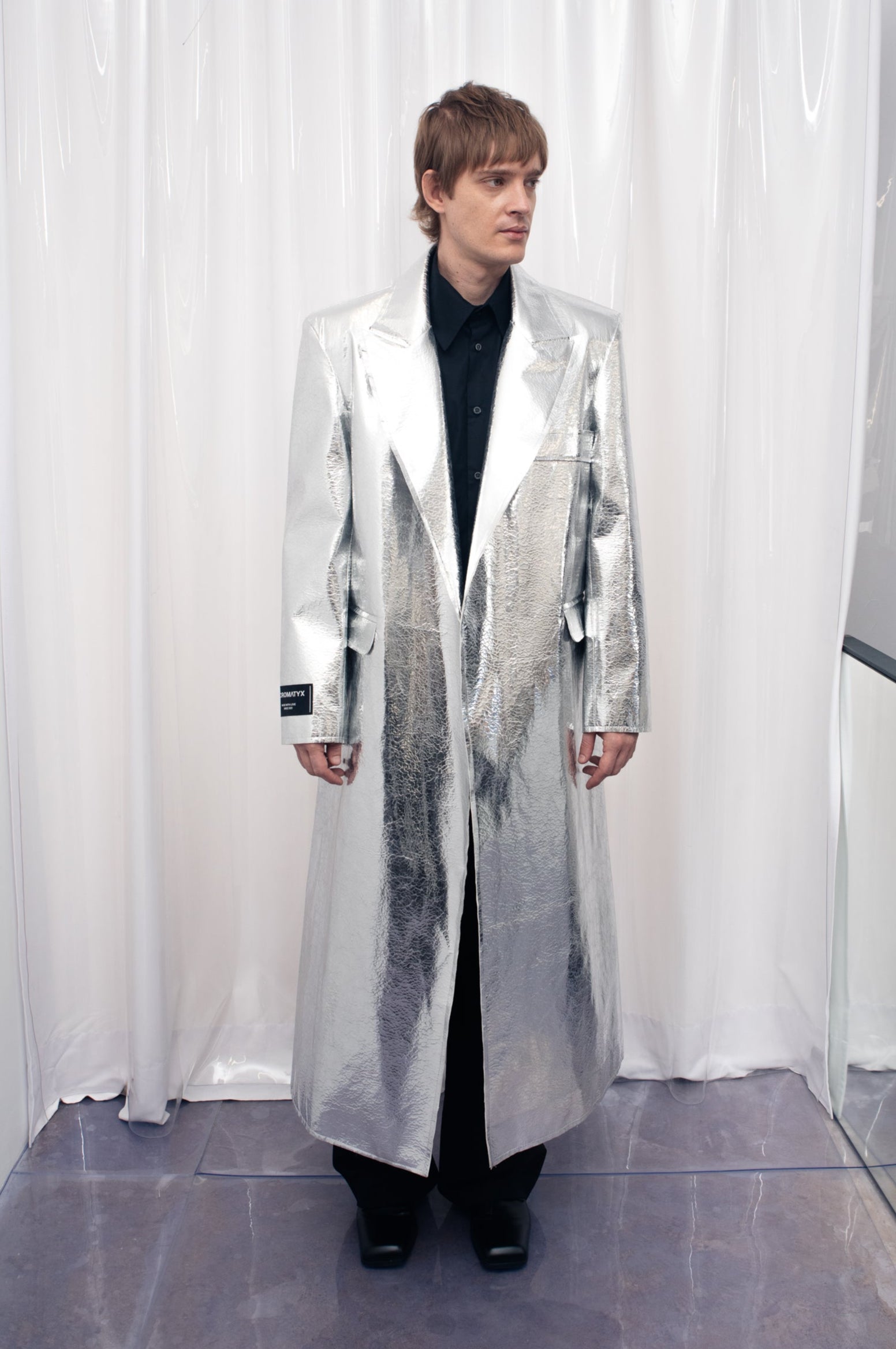 007 ABRIGO EXTRA LARGO PLATA